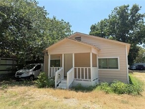 Building Photo - 6010 Chippewa Dr