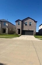 Building Photo - 733 Santa Lucia Dr