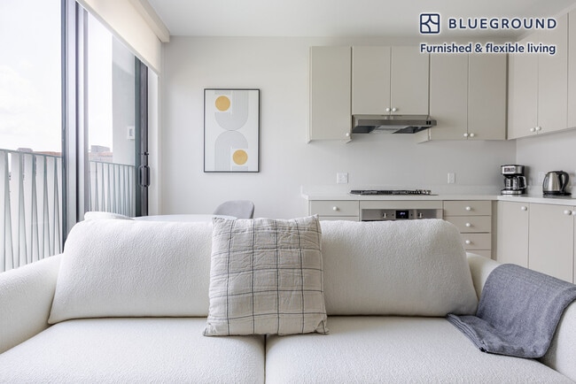 Building Photo - 200 Mesnager St