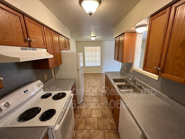 Building Photo - 6418 35th St