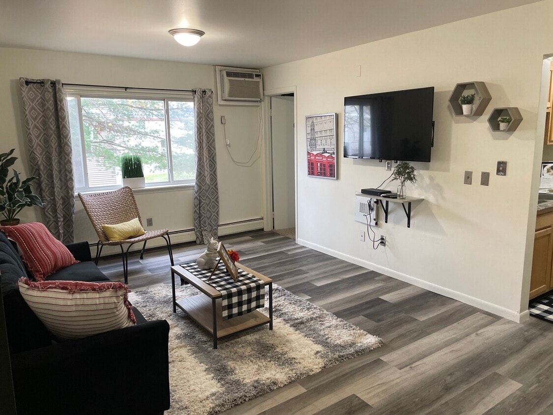 Primary Photo - The Edge at 1815 - Student Housing