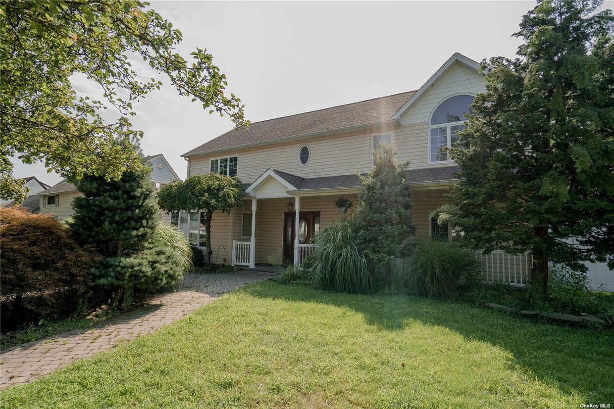 24 Cable Ln, Hicksville, NY 11801 House for Rent in Hicksville, NY