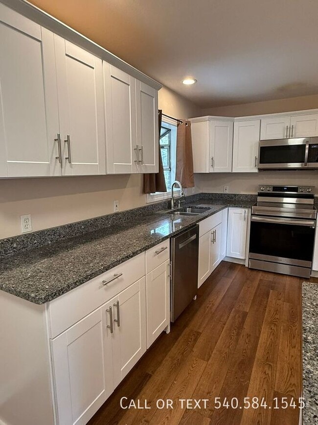 Building Photo - 2933 Tully Dr