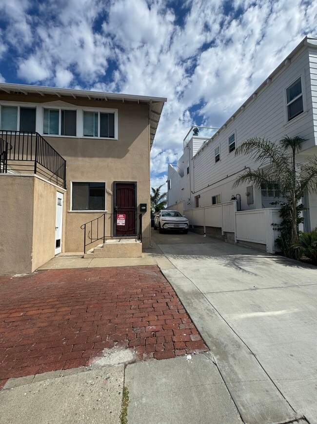 Building Photo - 714 Loma Dr
