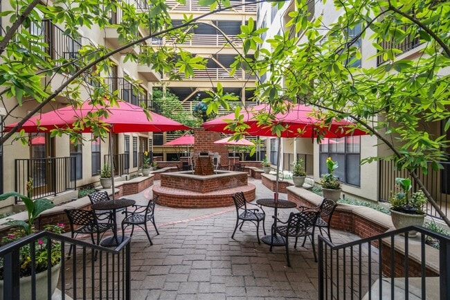 Building Photo - 1803 Broadway