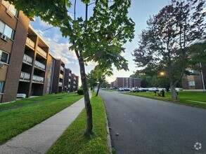 Building Photo - 79 Claudia Dr