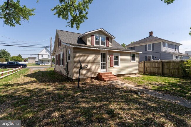 Building Photo - 1507 Race St