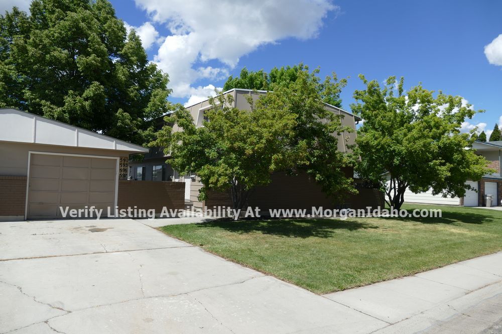Primary Photo - 1-car garage, private patio, premium floor...