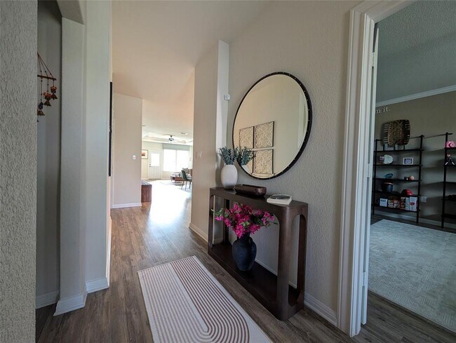 Foto del edificio - 511 Hoot Owl Ln S