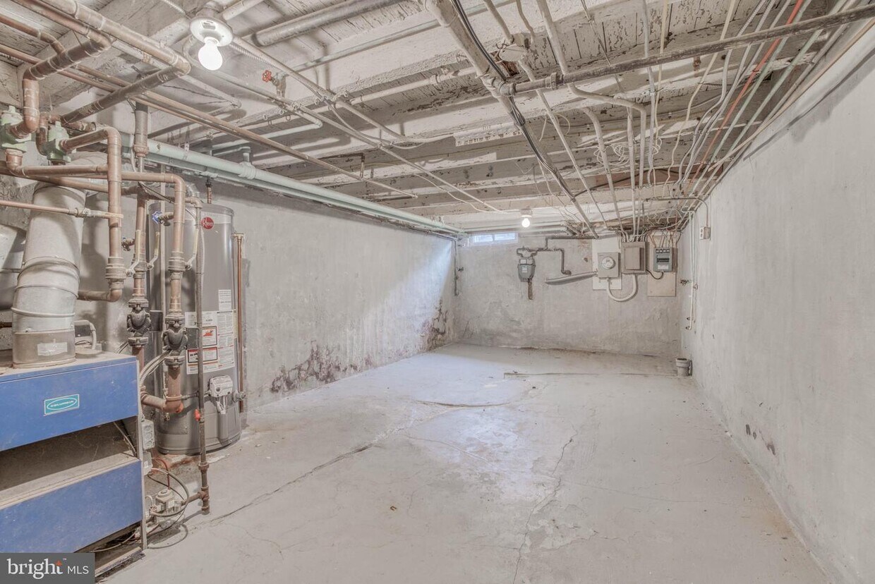 Foto principal - 632 S Montford Ave