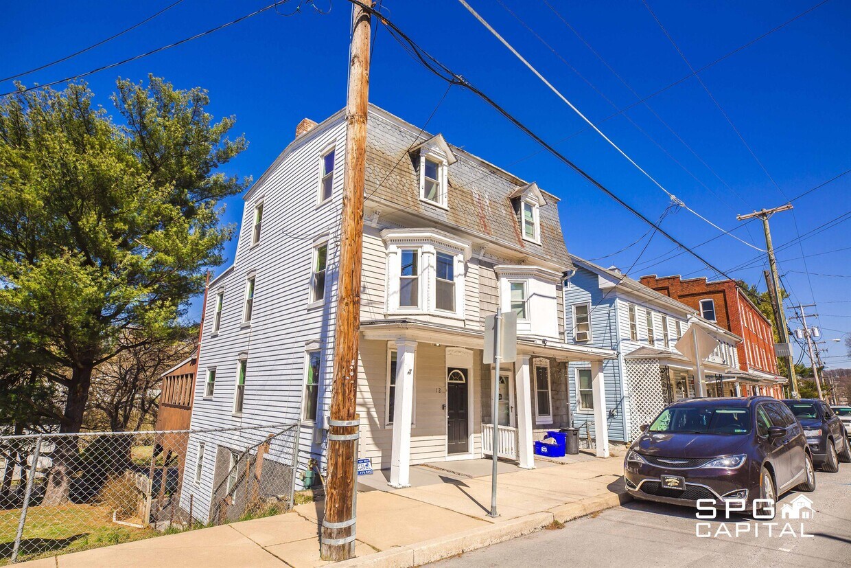 12 E Main St, Windsor, PA 17366 House Rental in Windsor, PA