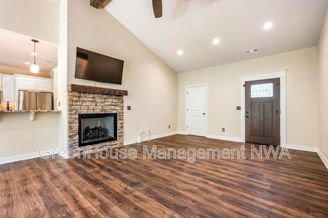 Building Photo - 6 Lyneham Ln