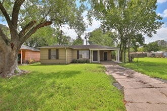 Building Photo - 5418 Myrtlewood St