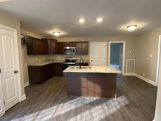 Building Photo - 201 Geneva Ln