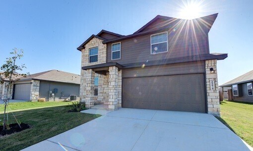 Building Photo - HUGE 2400+ sq ft 4/3.5 in Avery Park.