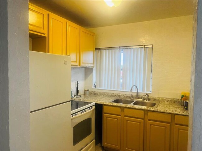 Building Photo - 2980 NW 43rd Ter
