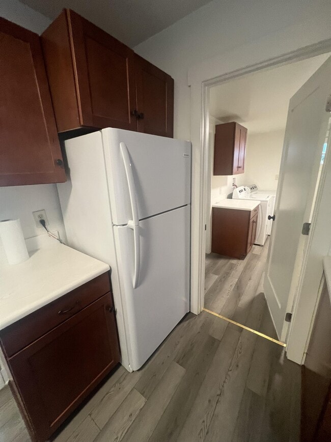 Building Photo - 1023 E Meadowbrook Ave