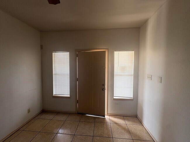 Foto del edificio - 4419 Springfield Ave