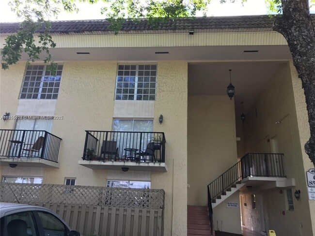 Building Photo - 8500 SW 109th Ave