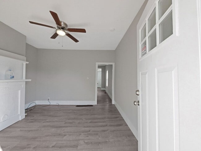 Foto del edificio - Newly Updated 2 Bedroom Home – Bright, Mod...