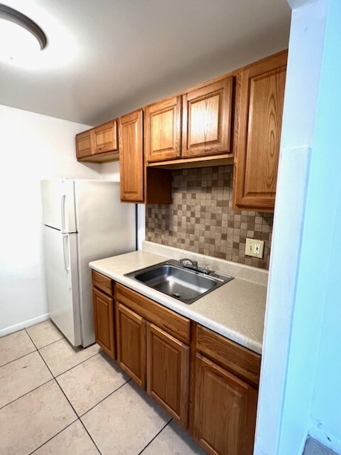 Building Photo - 241 SE 10th Ave