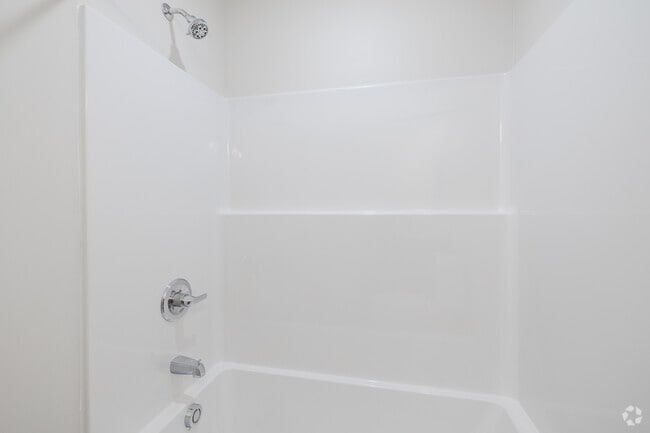 2BR, 2.5BA - 1,360SF - Primary Bathroom - 420-432 Wren Crest Ln