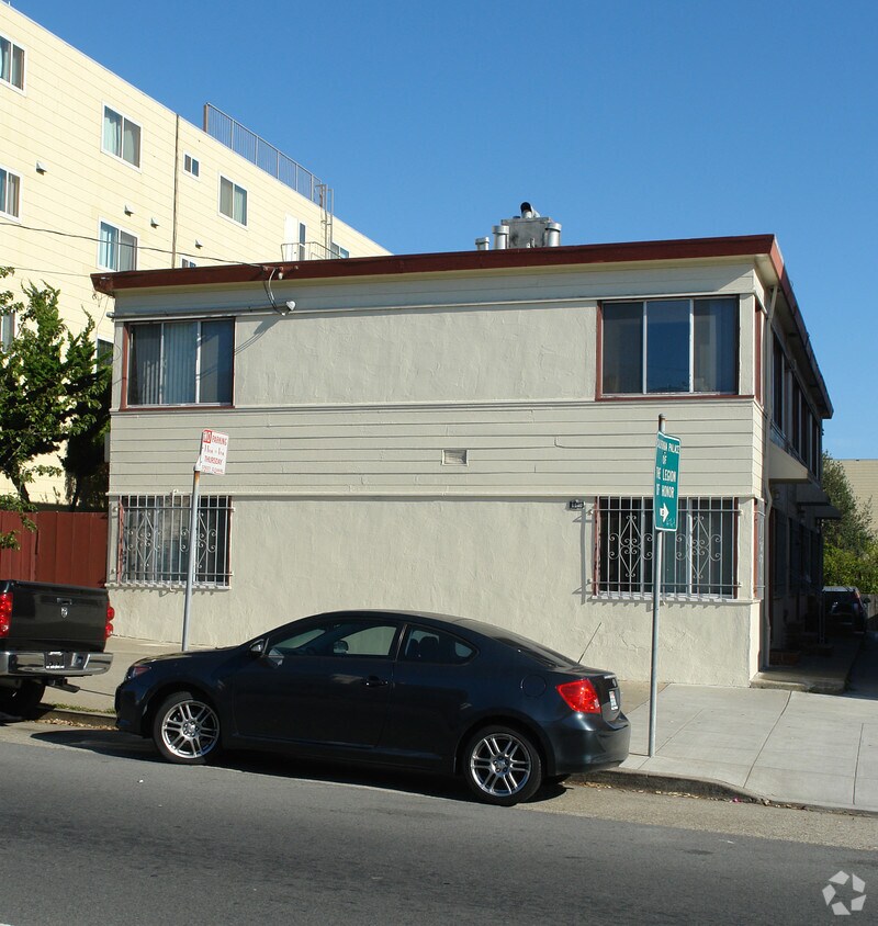 Foto del edificio - 6940 Geary Blvd