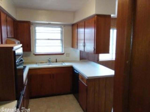 Foto del edificio - 916 Country Club Rd