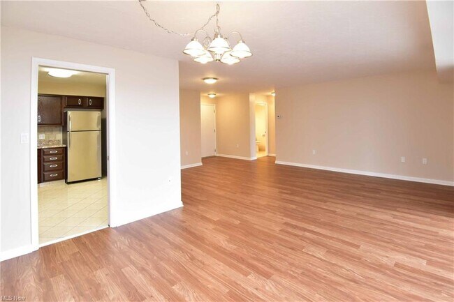 Foto del edificio - 12550 Lake Ave