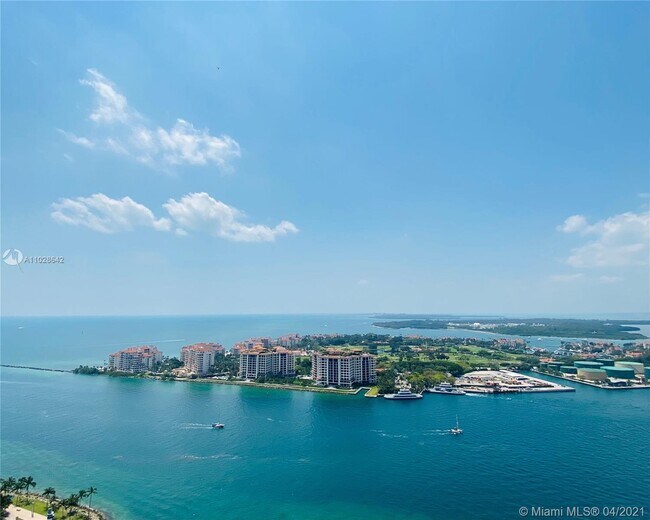 Foto del edificio - 1000 S Pointe Dr