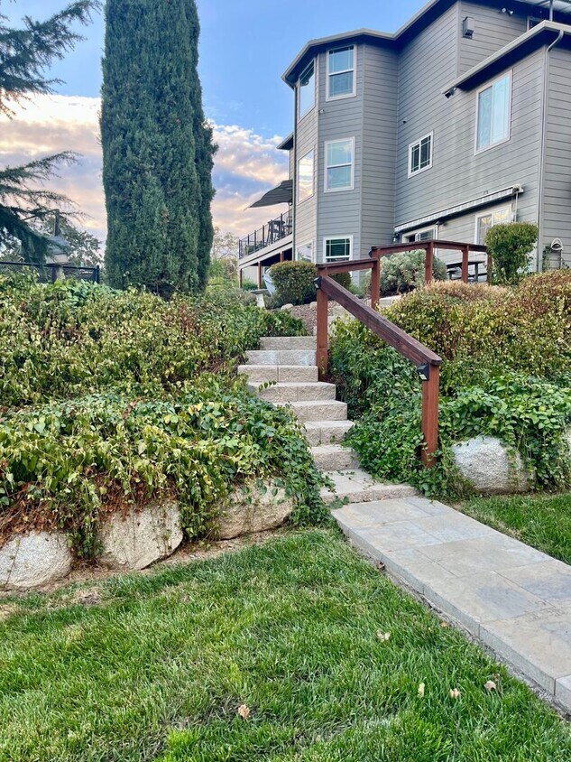 Foto principal - Short Term Rental available, Fully Furnish...