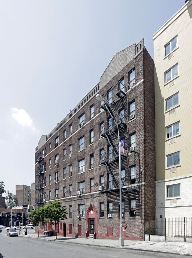 Foto del edificio - 1387 Jesup Ave