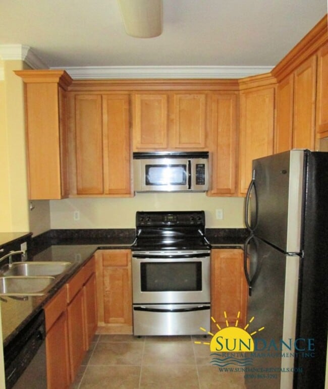 Foto del edificio - Lovely 3 Bedroom End-Unit Townhouse in Destin