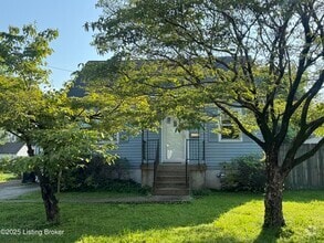 Building Photo - 2603 Parklawn Dr