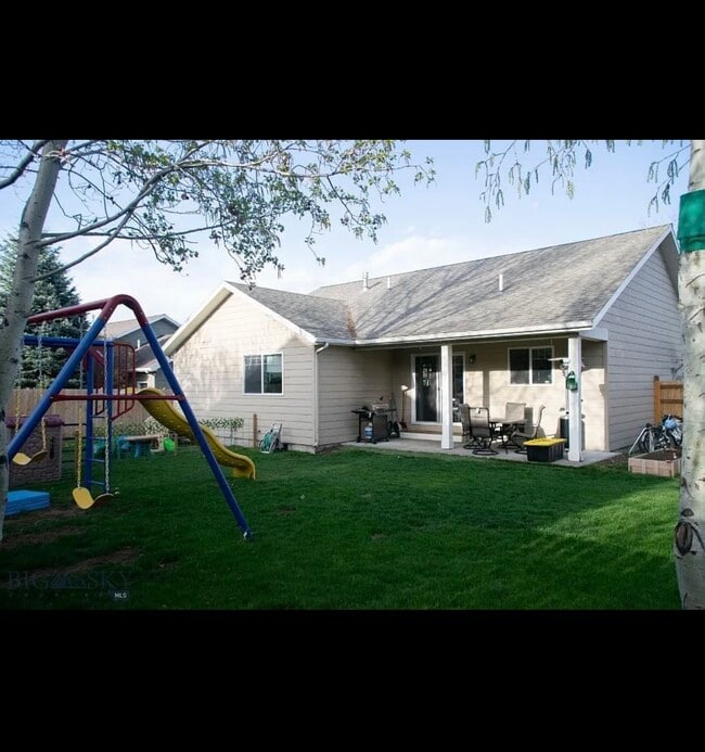 Building Photo - 1211 Hunters Way