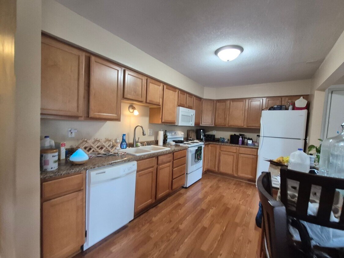 Foto principal - 886 Wescott Square