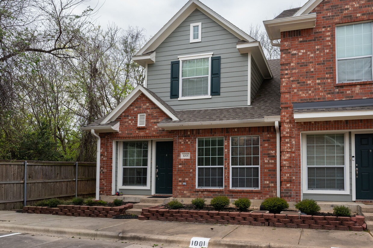 Photo - 1001 Krenek Tap Rd (College Station, TX)