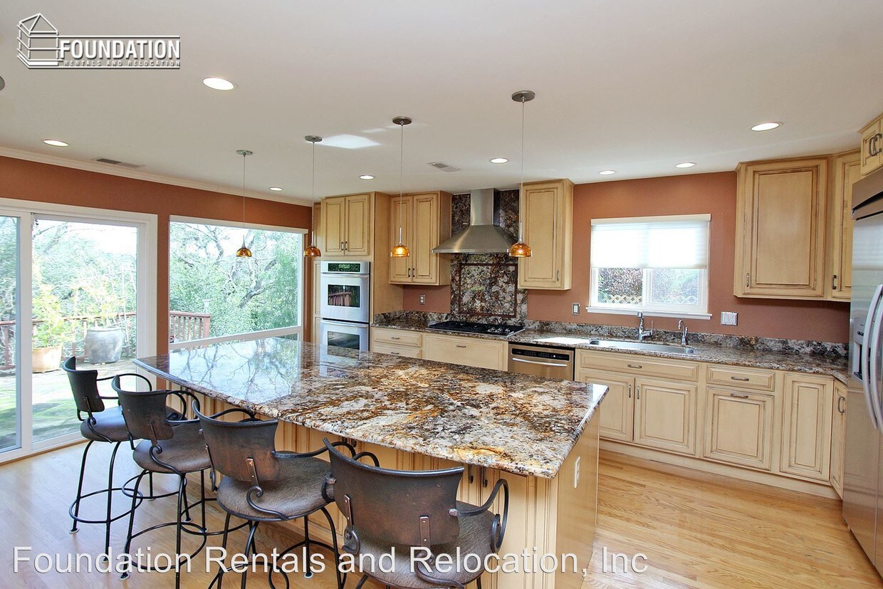 Primary Photo - 479 Cedar Hill Dr