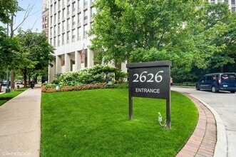 Building Photo - 2626 N Lakeview Ave
