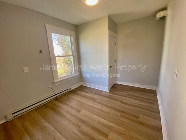 Building Photo - 1009 4th St