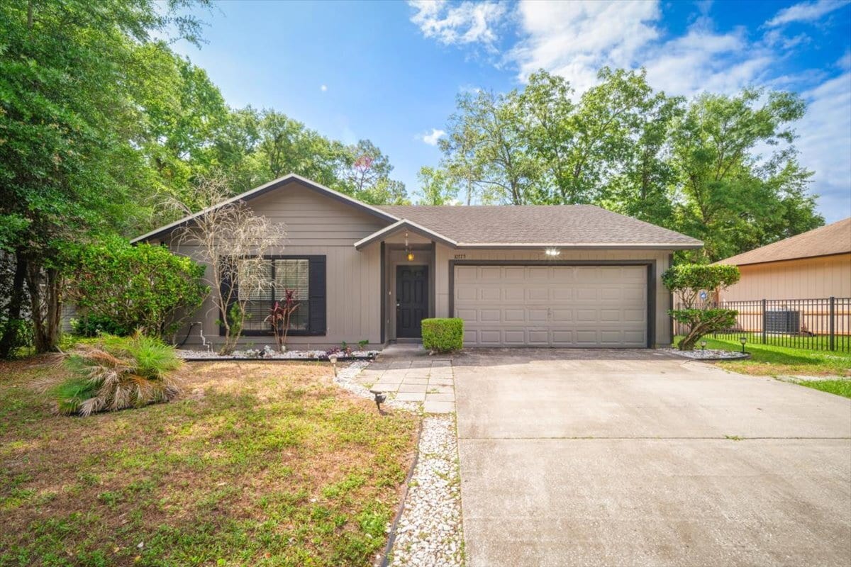 Foto principal - Charming 3-Bedroom, 2-bathroom Gem Awaits!