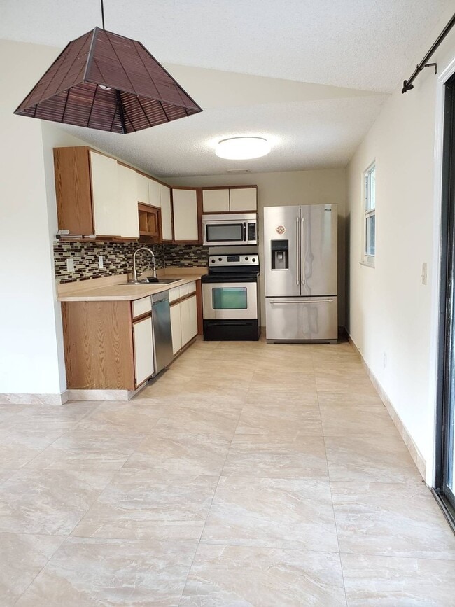 Foto del edificio - 3 bedroom 2 bath rental