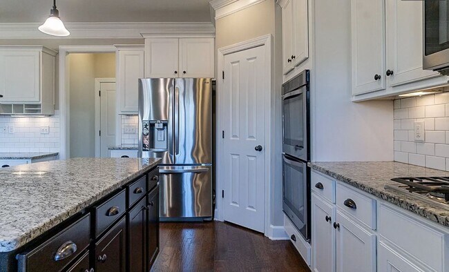 Foto del edificio - 8273 Middlewick Ln