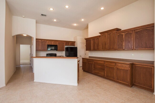 Foto del edificio - Beautiful Light and Bright Home located of...