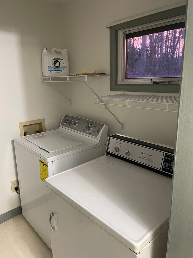 Lavandería - 213 Woodland Cir