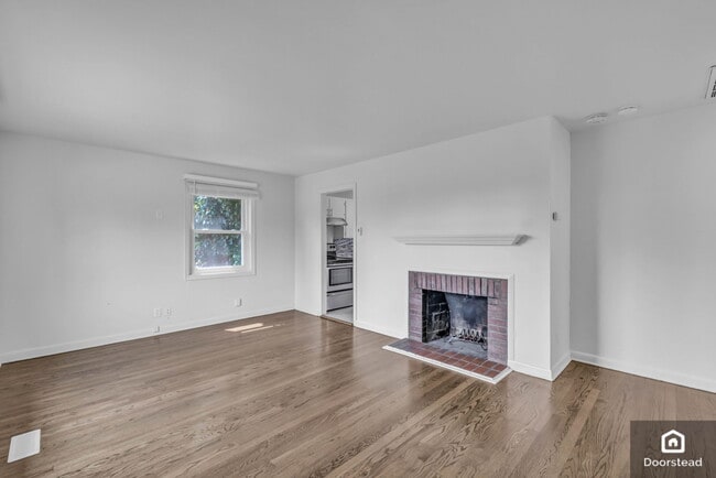 Building Photo - 10107 33rd Ave SW