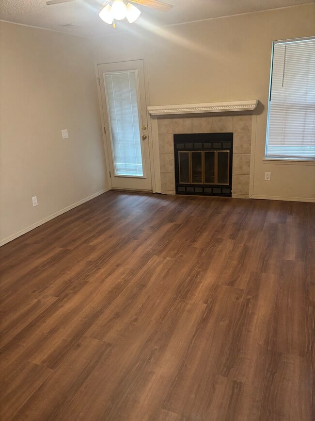 Building Photo - 2119 Troy Ct