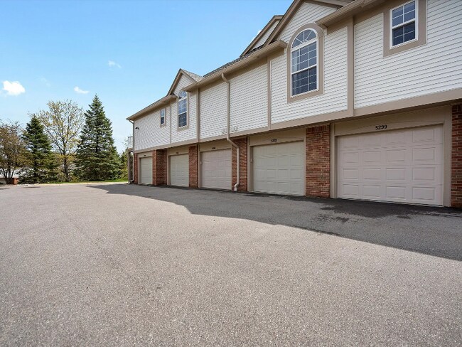 Foto del edificio - 5289 Brookemonte Cir