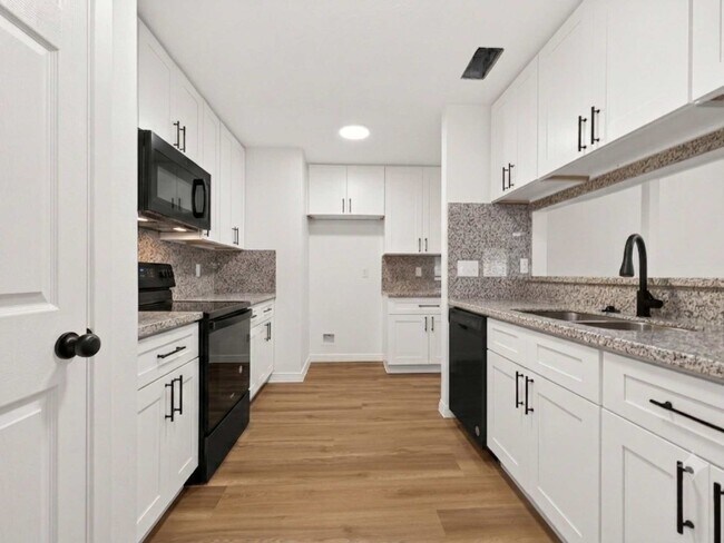 Foto del edificio - 2334 Autumn Springs Ln