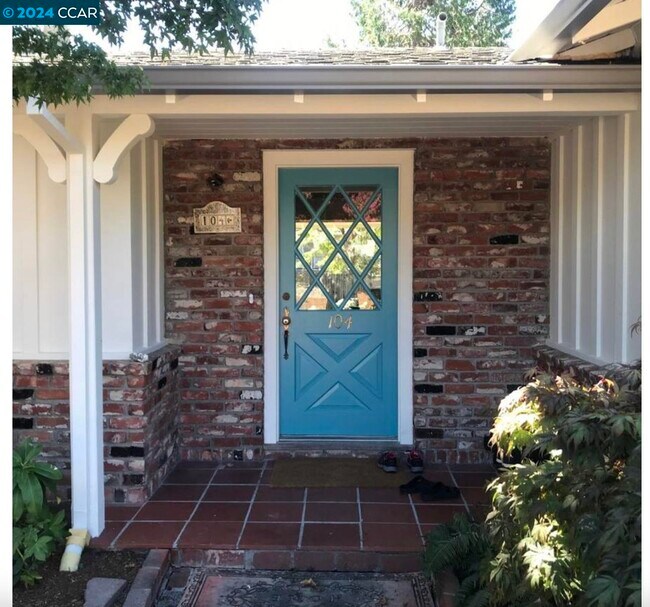 Building Photo - 104 Danza Ct